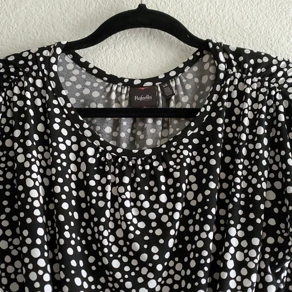 5/$25 Rafaella Blouse - Picture 3 of 4
